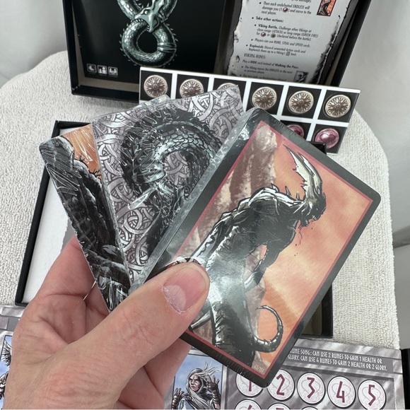 WizKids Endless Pass A Viking Saga Card Game Ages 14+ New Open Box - Picture 6 of 6